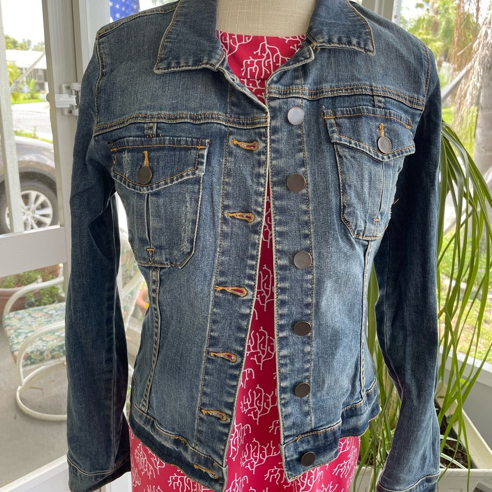 Kut from the Kloth Amelia Denim Jacket - Picture 2 of 12